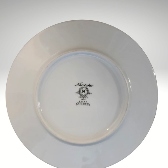 Noritake Vienne 6885 Side Plate White Floral Platinum Trim Japan Fine China 6.5" - Picture 2 of 2